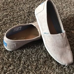 Toms women’s shoes